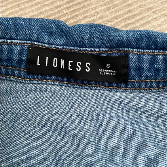 LIONESS Sundrenched Shirt in Mid Wash Cropped Denim Jacket Button Down Shirt S - Picture 5 of 7